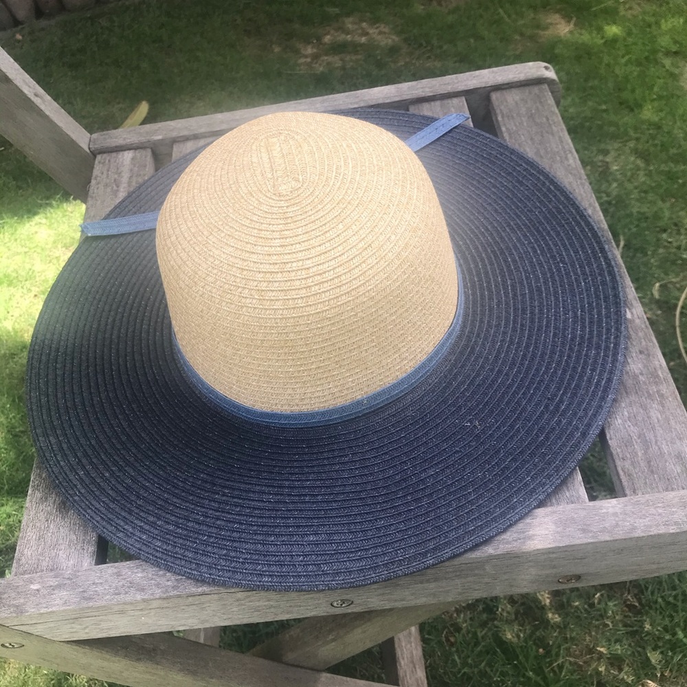 - Beach hat Australian - Picture 2 of 7